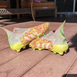 Adidas Womens Predator Freak Cleats